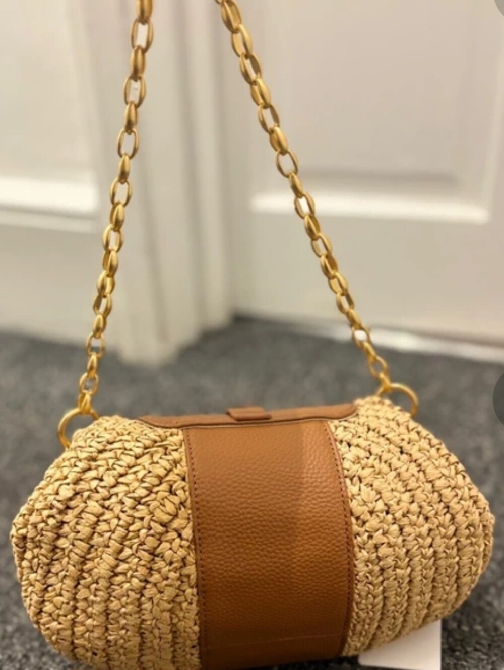 Reiss Lori Raffia-Effect and Leather Shoulder Bag in Natural - Picture 13 of 14